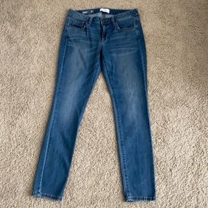 Light Washed Women’s Skinny Jeans